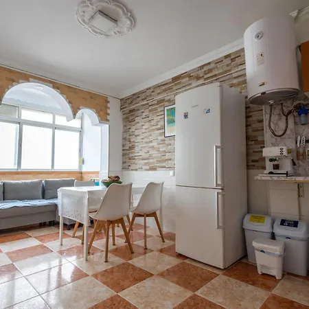 Piso Completo Cerca De Playa Y Estacion Tren *